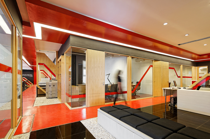 時(shí)尚木語(yǔ)  OMG印尼公司辦公室設(shè)計(jì)欣賞