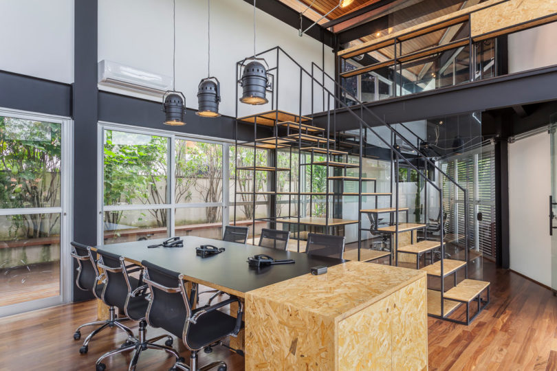 電影公司的玻璃辦公室設(shè)計(jì)