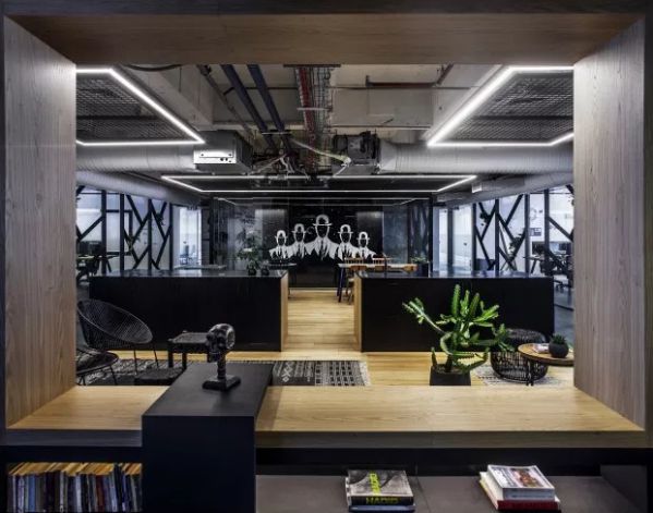 神秘且開(kāi)放的辦公室設(shè)計(jì)