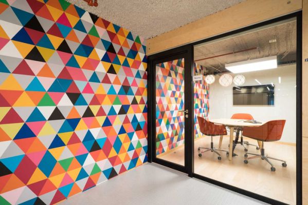 混合空間布局的現(xiàn)代風辦公室設計