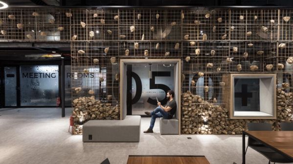 在辦公室裝修時應(yīng)該考慮的設(shè)計