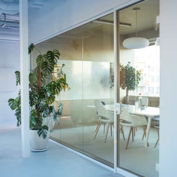 辦公室裝修要根據(jù)實(shí)際情況設(shè)計(jì)